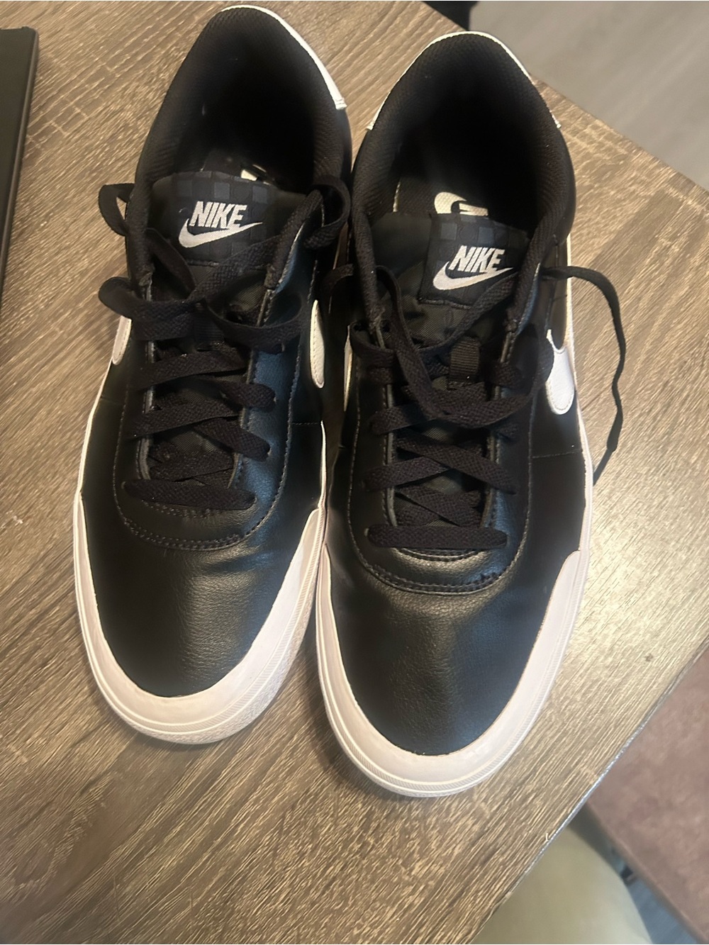 Nike Black and White Men’s Low-Top Sneakers
